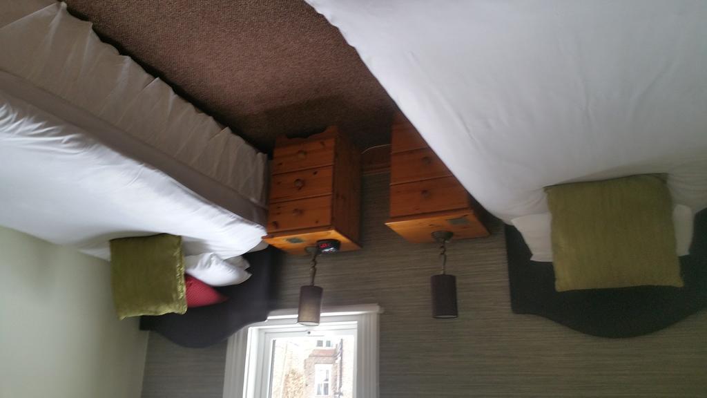 Warrens Guest House York Room photo