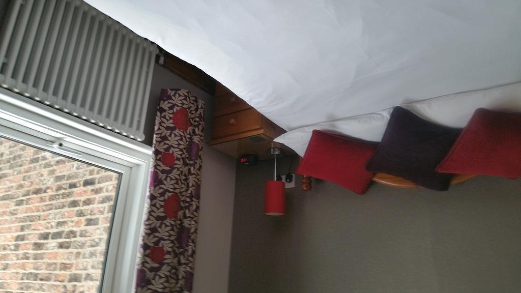 Warrens Guest House York Room photo