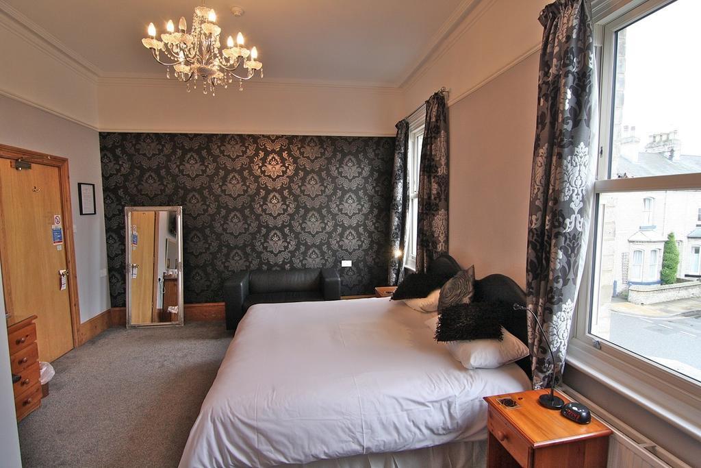 Warrens Guest House York Room photo